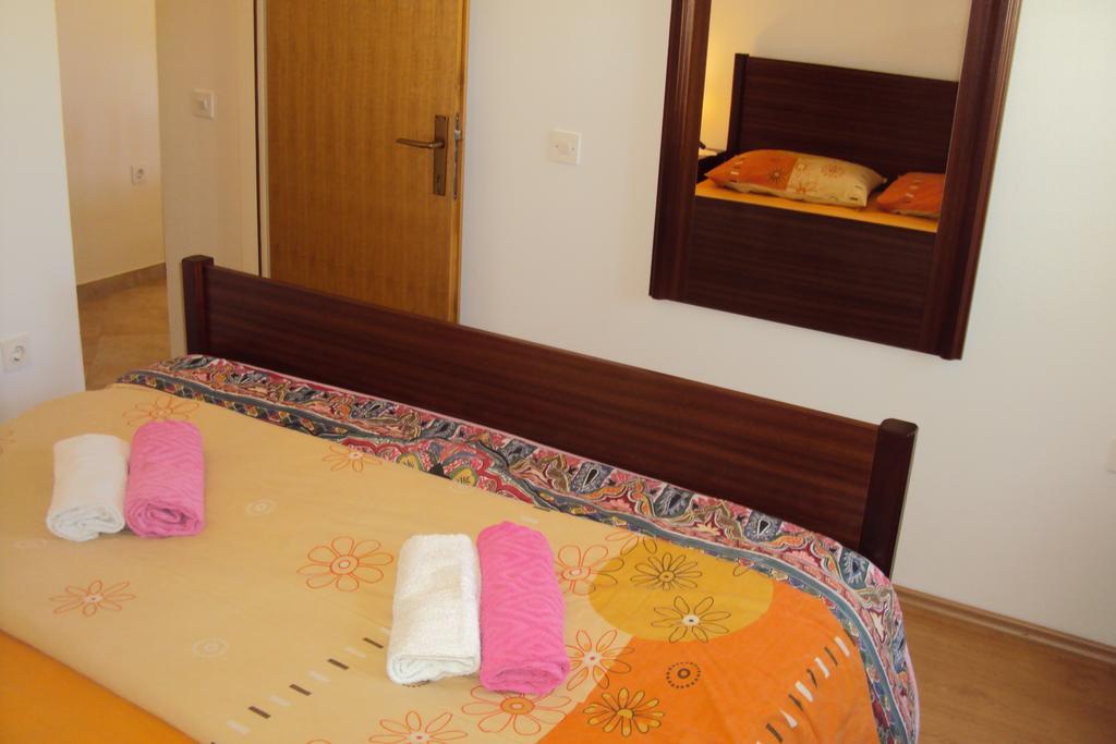 Milutinov Dvor Apartments วรซี ภายนอก รูปภาพ