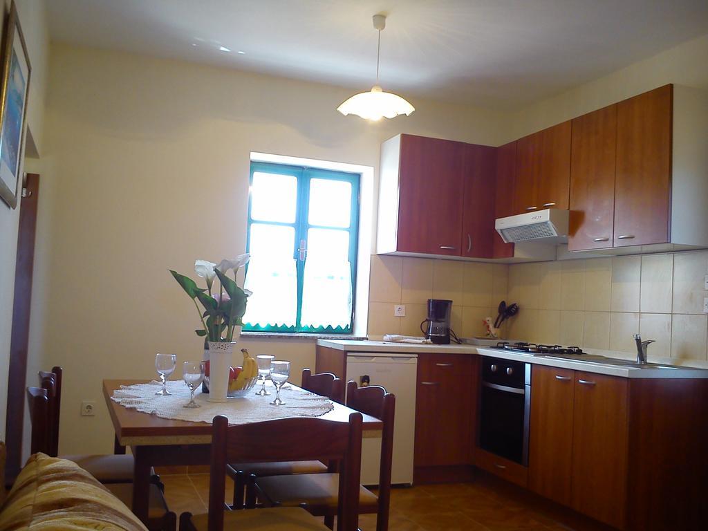 Milutinov Dvor Apartments วรซี ภายนอก รูปภาพ